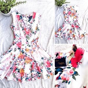 Just Taylor floral A-line dress. Size 8. POCKETS